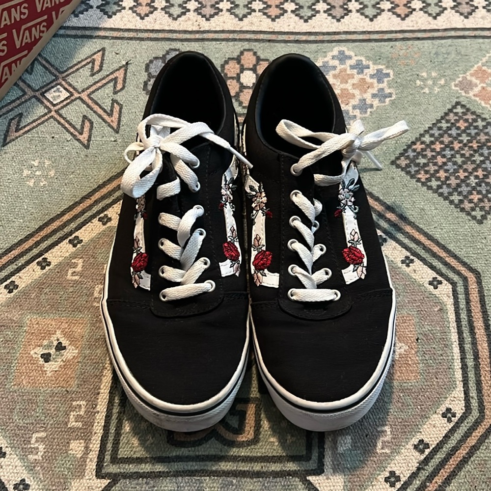NWOT Floral/Black Vans